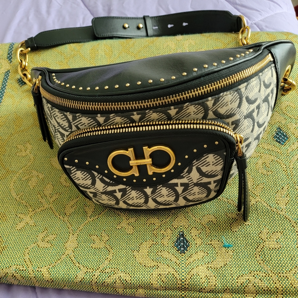 Ferragamo waste or should bag authentic